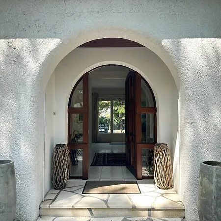 Villa Grande Pour 10 Personnes Avec Jardin, Proche Plage, Wifi, Club House, Tennis, Golf, A La Palmyre - Fr-1-705-81 *